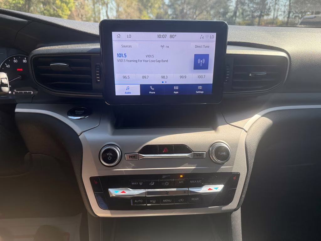 2023 Silver Metallic Ford Explorer XLT RWD SUV