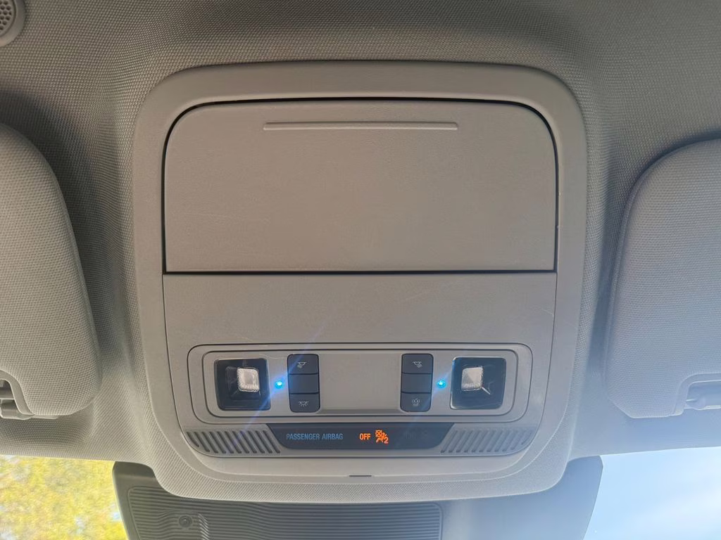 2023 Silver Metallic Ford Explorer XLT RWD SUV