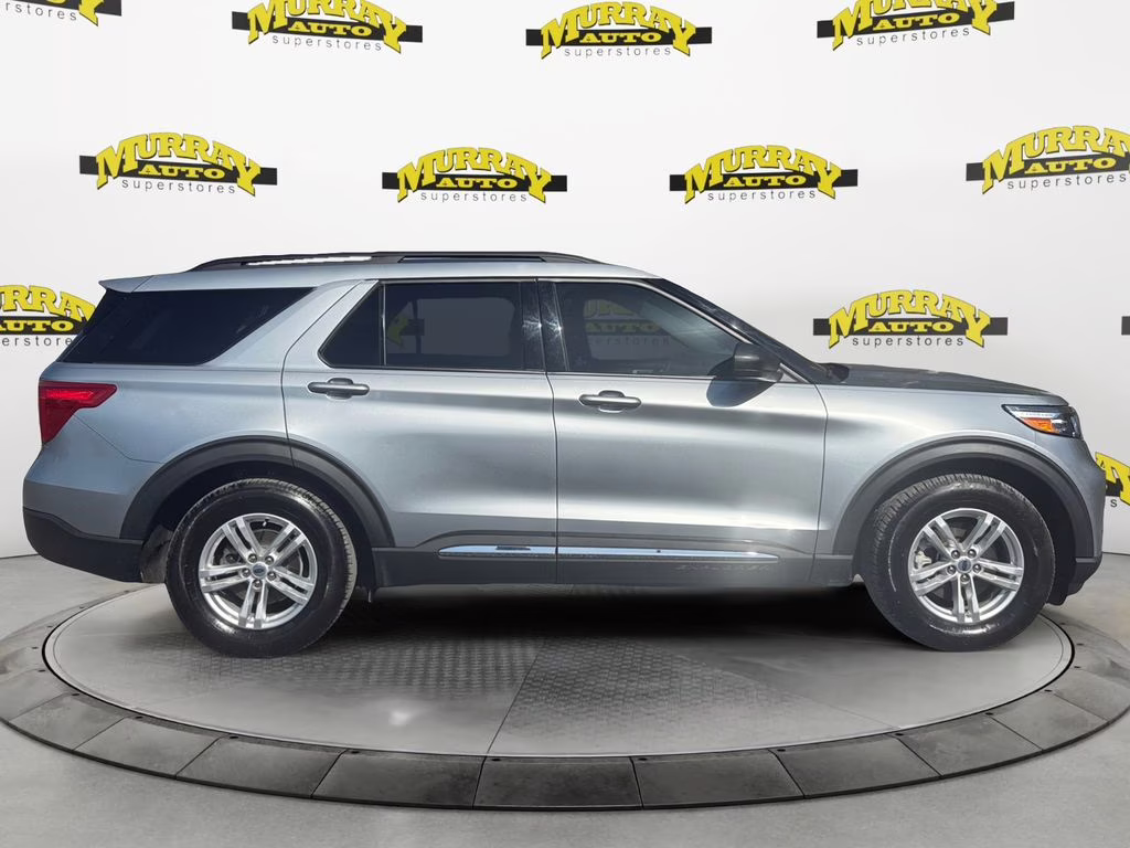 2023 Silver Metallic Ford Explorer XLT RWD SUV