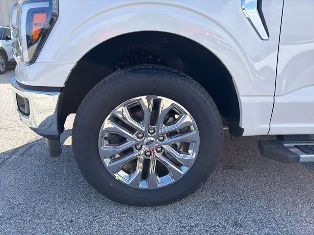2026 White Ford F-150 Lariat 4X4 Truck