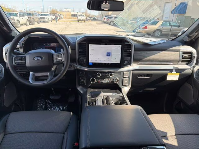 2026 White Ford F-150 Lariat 4X4 Truck