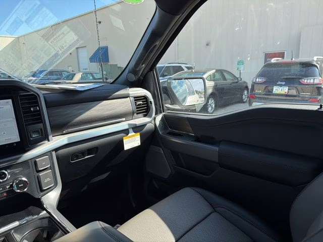 2026 White Ford F-150 Lariat 4X4 Truck