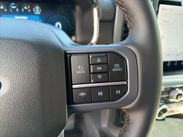 2026 White Ford F-150 Lariat 4X4 Truck