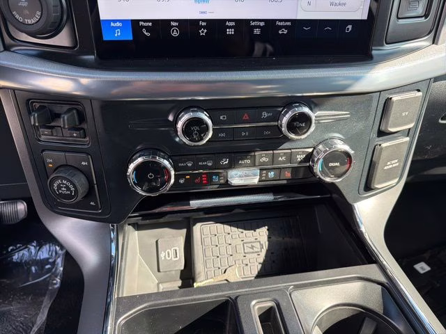 2026 White Ford F-150 Lariat 4X4 Truck