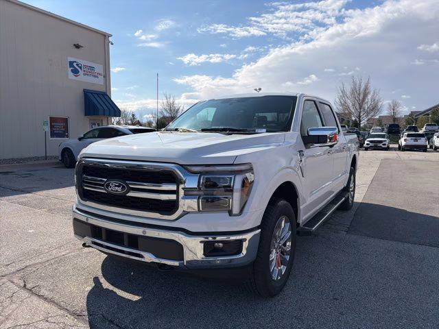2026 White Ford F-150 Lariat 4X4 Truck