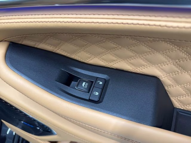 2026 Diamond Black Crystal Pearlcoat Jeep Grand Cherokee L Summit 4X4 SUV