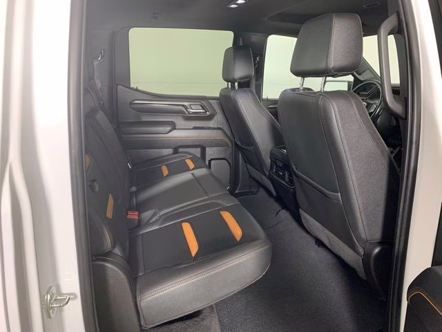 2023 Summit White GMC Sierra 1500 AT4 4X4 Truck