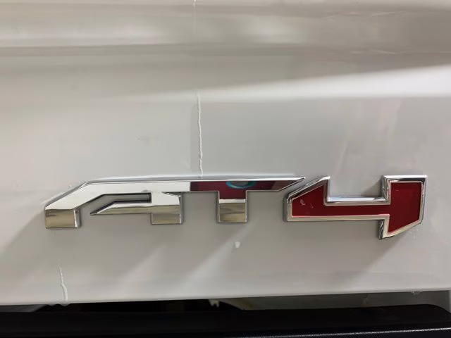 2023 Summit White GMC Sierra 1500 AT4 4X4 Truck