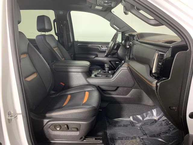2023 Summit White GMC Sierra 1500 AT4 4X4 Truck