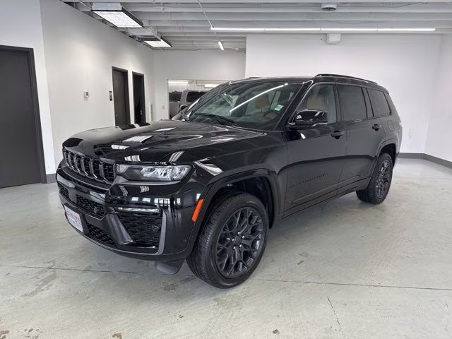 2026 Diamond Black Crystal Pearlcoat Jeep Grand Cherokee L Summit 4X4 SUV