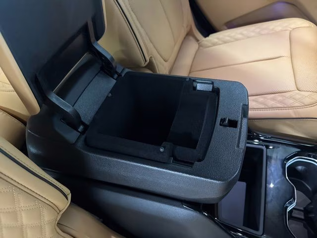 2026 Diamond Black Crystal Pearlcoat Jeep Grand Cherokee L Summit 4X4 SUV