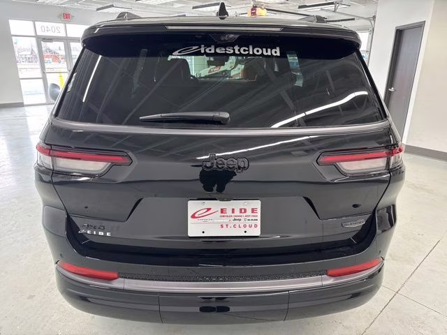 2026 Diamond Black Crystal Pearlcoat Jeep Grand Cherokee L Summit 4X4 SUV