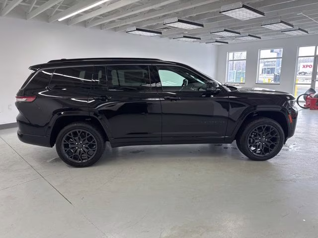 2026 Diamond Black Crystal Pearlcoat Jeep Grand Cherokee L Summit 4X4 SUV