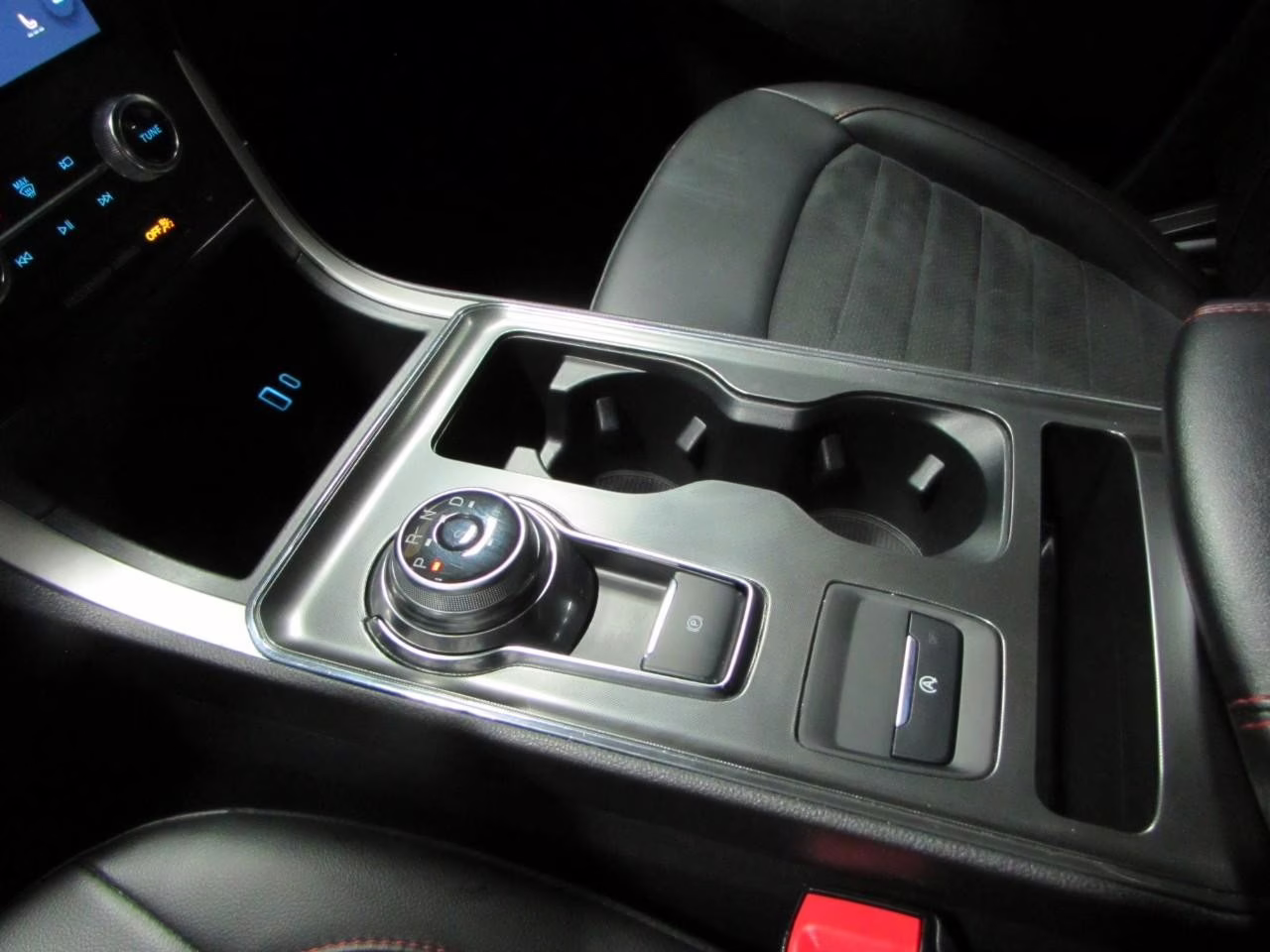 2024 Agate Black Metallic Ford Edge ST Line AWD SUV