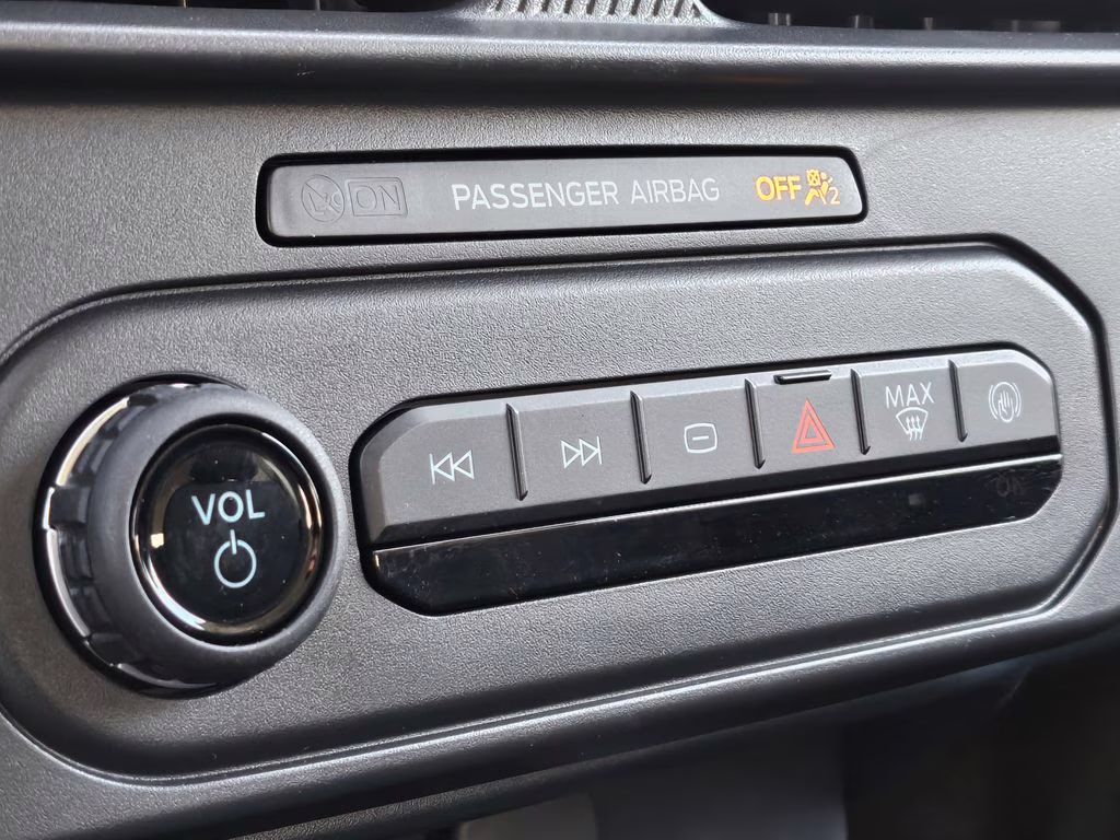 2026 Oxford White Ford Maverick XL FWD Truck