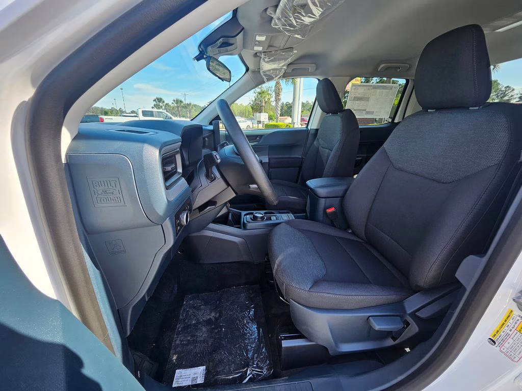 2026 Oxford White Ford Maverick XL FWD Truck