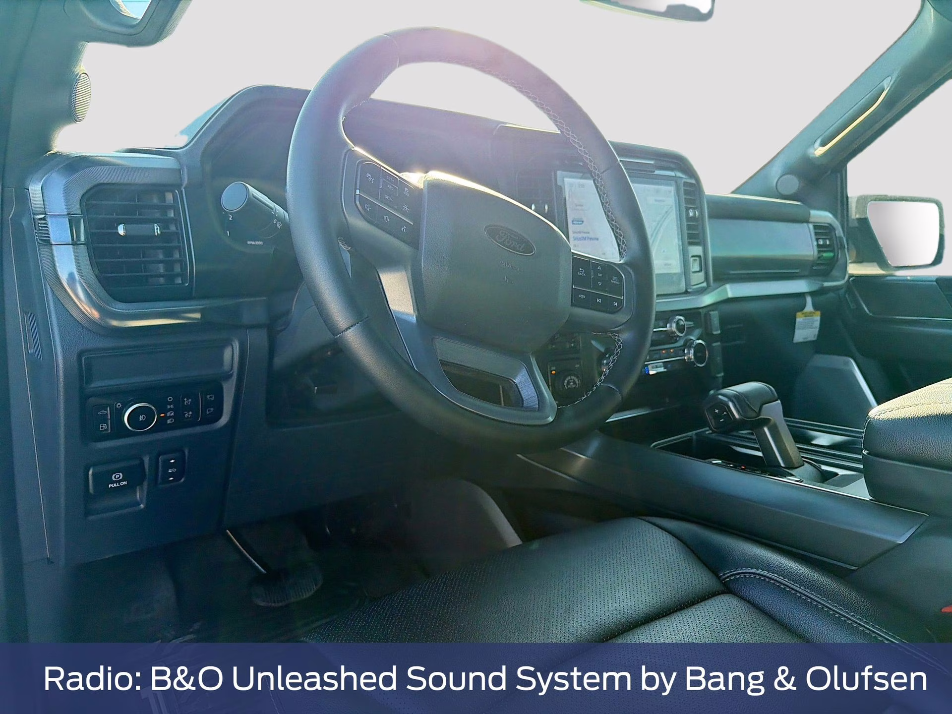 2025 Space White Metallic Ford F-150 Lariat 4X4 Truck