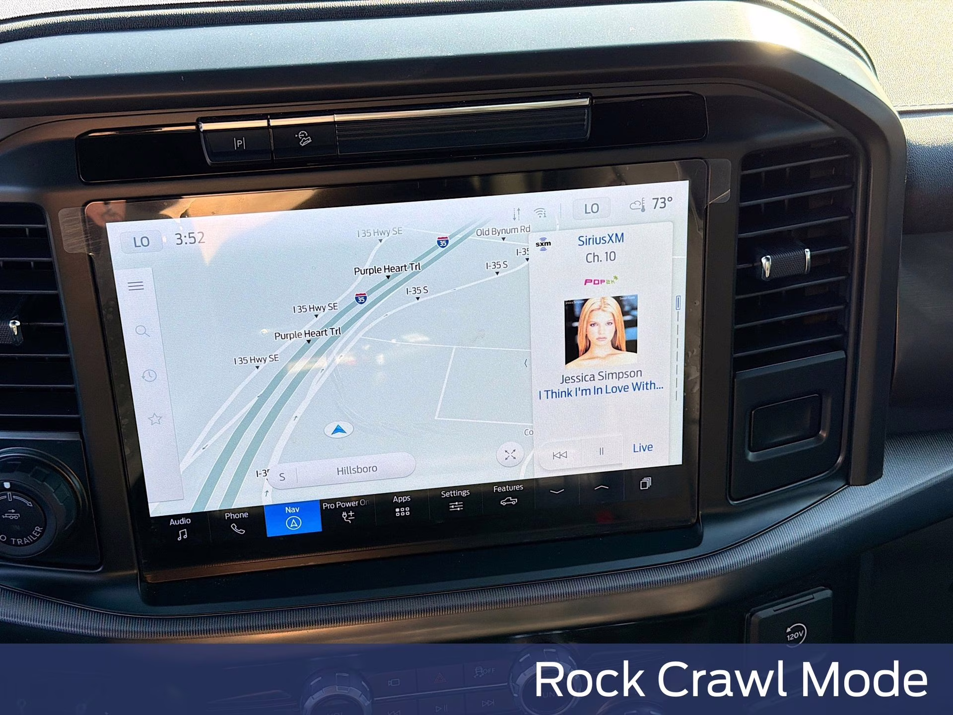 2025 Space White Metallic Ford F-150 Lariat 4X4 Truck