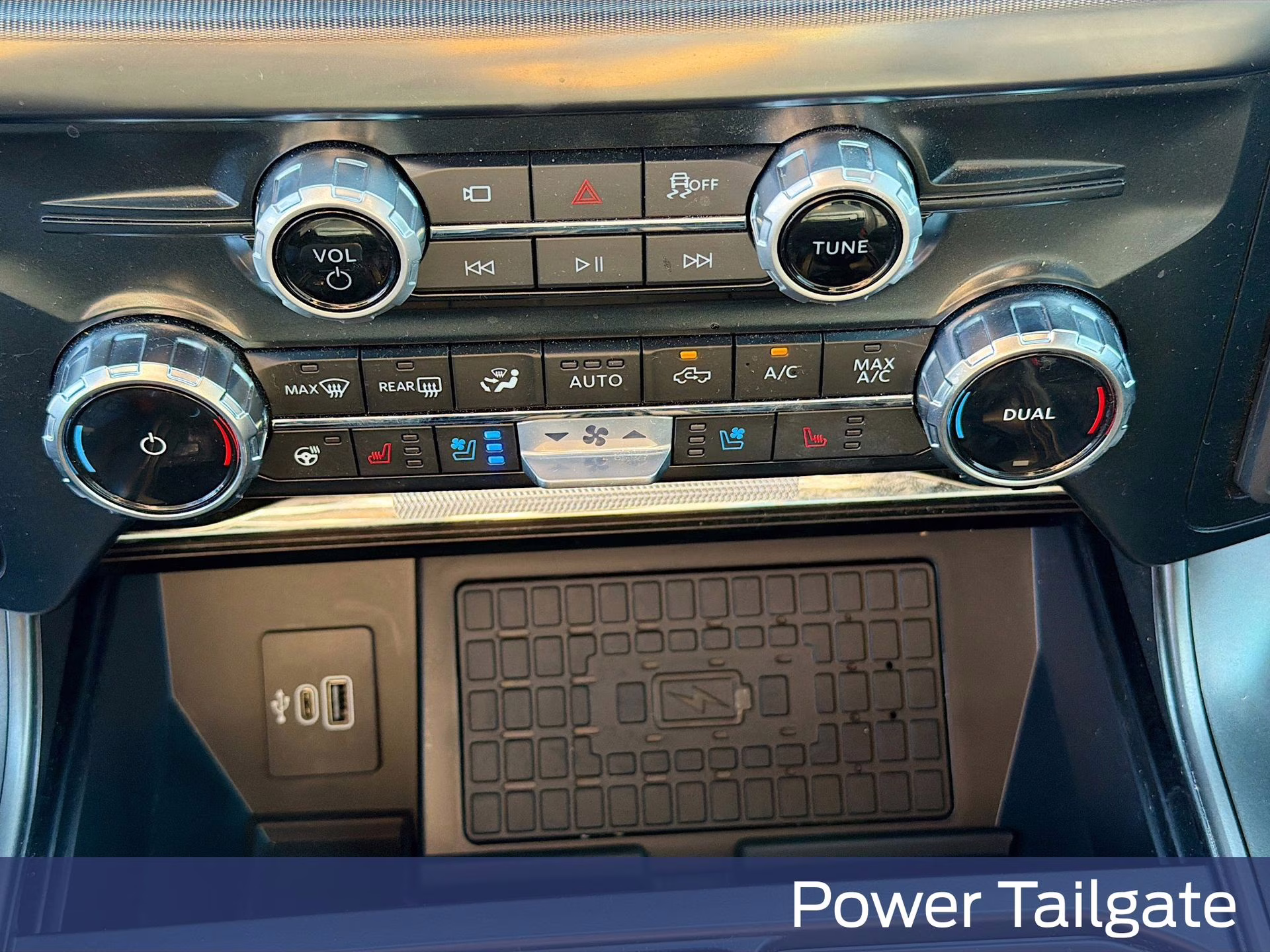 2025 Space White Metallic Ford F-150 Lariat 4X4 Truck