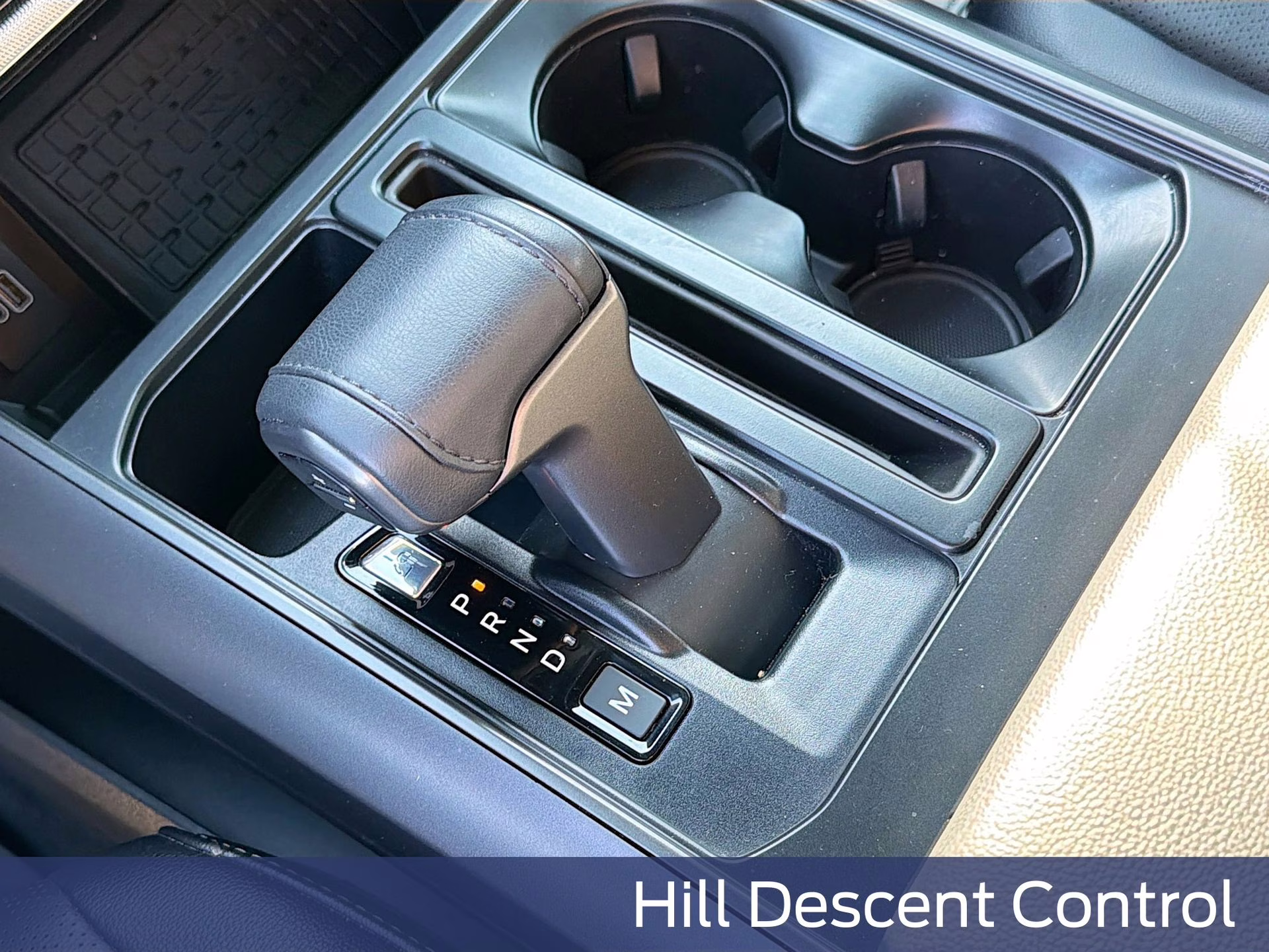 2025 Space White Metallic Ford F-150 Lariat 4X4 Truck