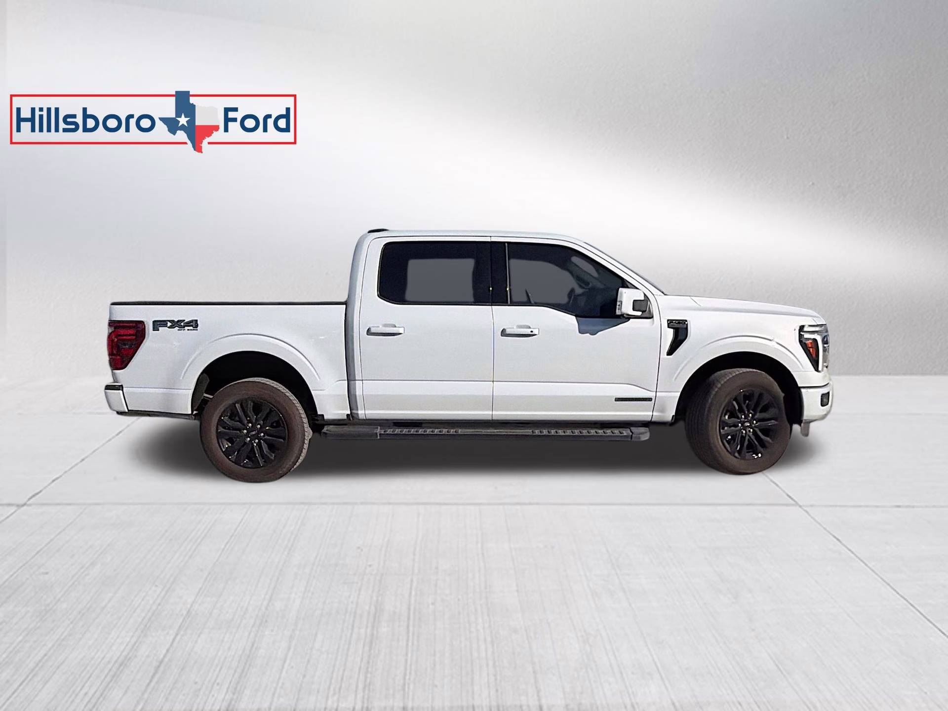 2025 Space White Metallic Ford F-150 Lariat 4X4 Truck