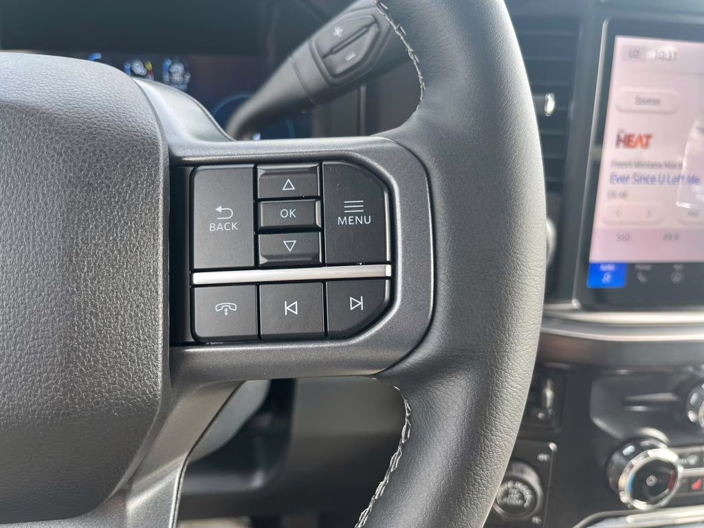 2026 White Metallic Ford Super Duty F-250 SRW Lariat 4X4 Truck