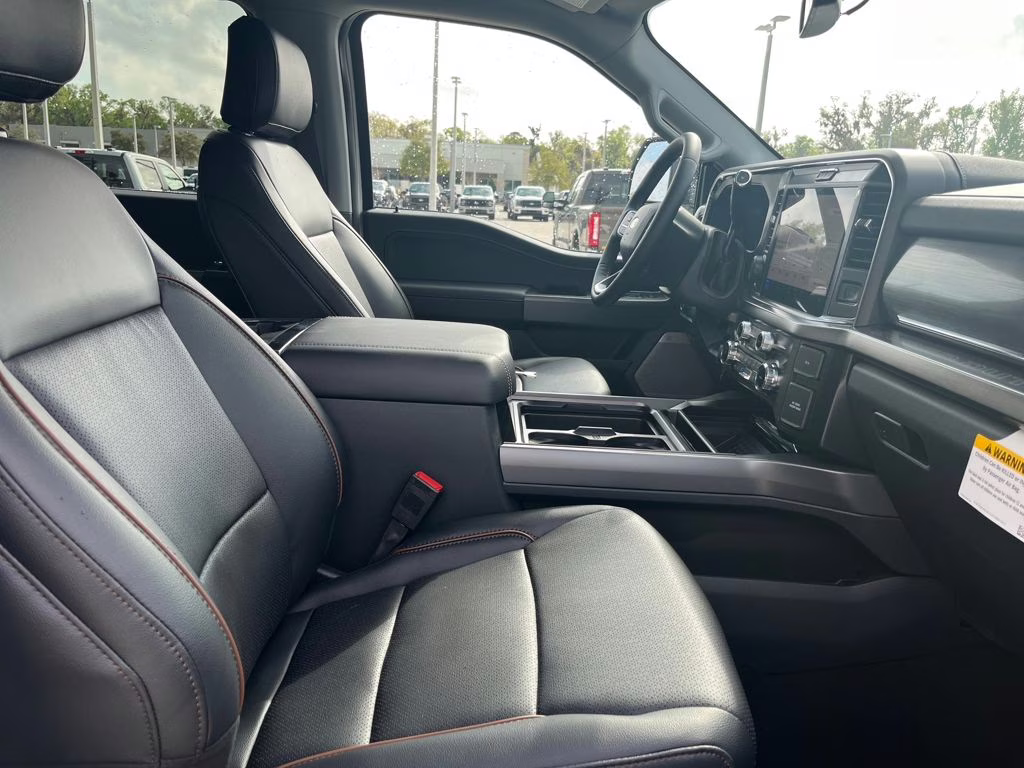 2026 White Metallic Ford Super Duty F-250 SRW Lariat 4X4 Truck