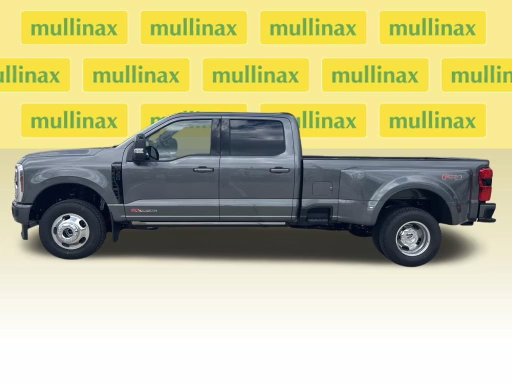 2026 Gray Metallic Ford Super Duty F-350 DRW Platinum 4X4 Truck