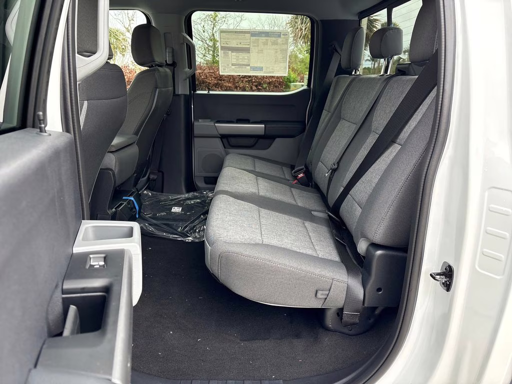 2026 Oxford White Ford Super Duty F-250 SRW XL 4X4 Truck