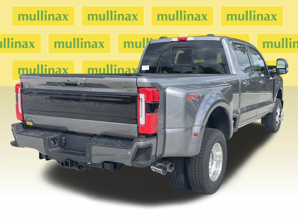2026 Gray Metallic Ford Super Duty F-350 DRW Platinum 4X4 Truck