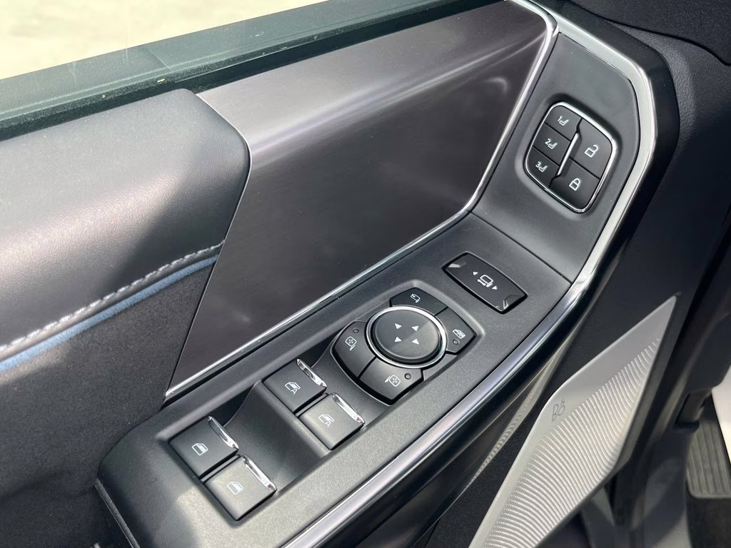 2026 Gray Metallic Ford Super Duty F-350 DRW Platinum 4X4 Truck