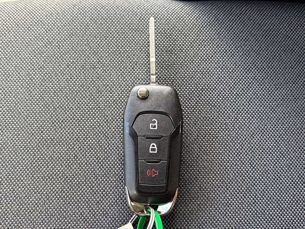 2026 Oxford White Ford Super Duty F-250 SRW XL 4X4 Truck