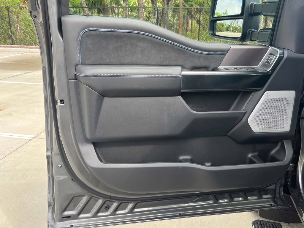 2026 Gray Metallic Ford Super Duty F-350 DRW Platinum 4X4 Truck