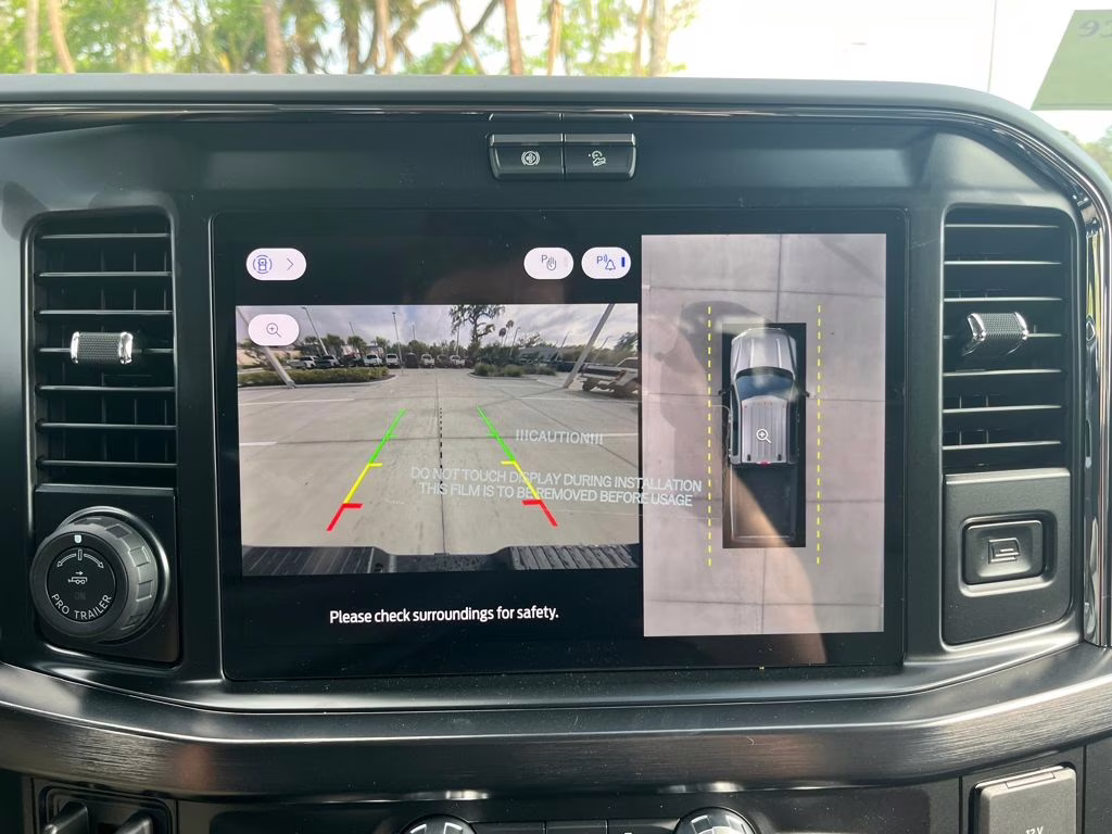 2026 White Metallic Ford Super Duty F-250 SRW Lariat 4X4 Truck