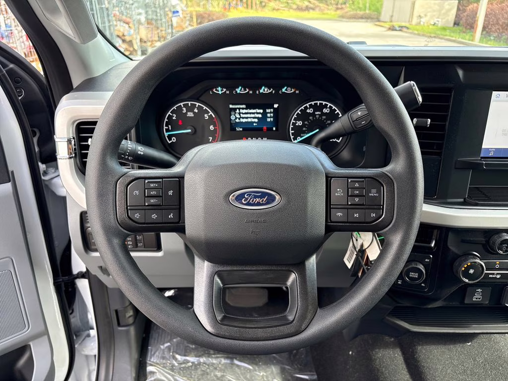 2026 Oxford White Ford Super Duty F-250 SRW XL 4X4 Truck