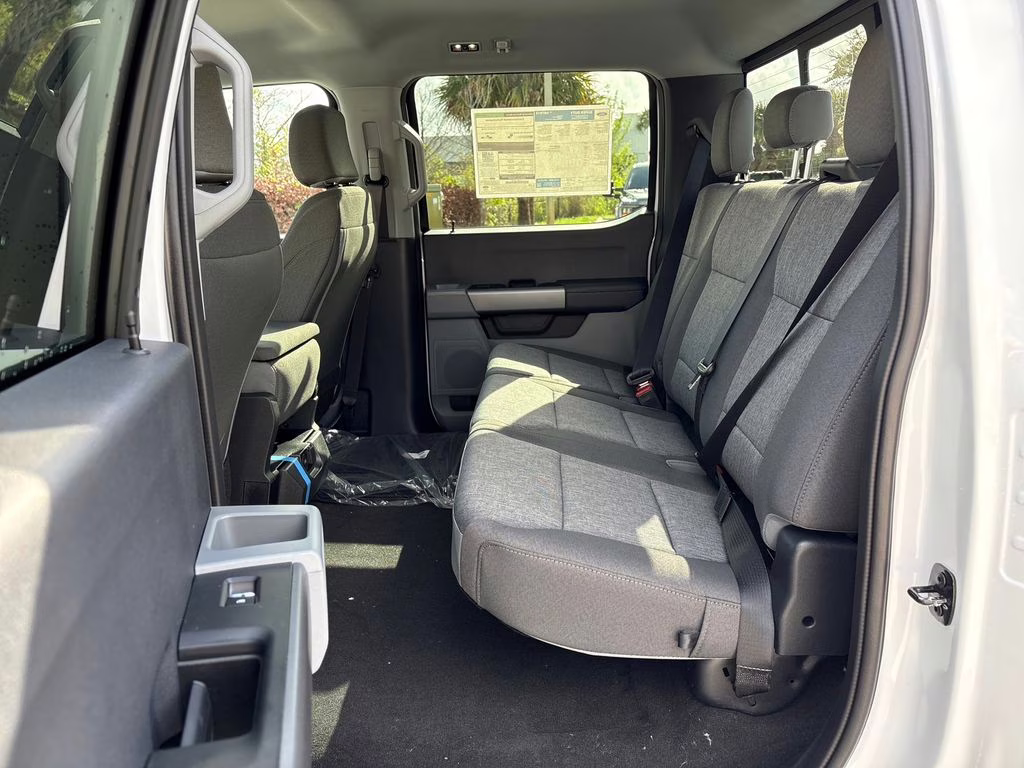 2026 Oxford White Ford Super Duty F-250 SRW XL 4X4 Truck