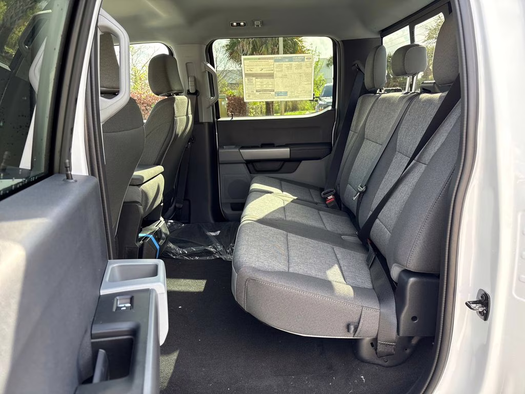 2026 Oxford White Ford Super Duty F-250 SRW XL 4X4 Truck