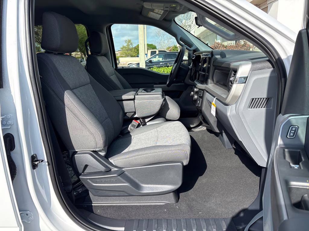 2026 Oxford White Ford Super Duty F-250 SRW XL 4X4 Truck