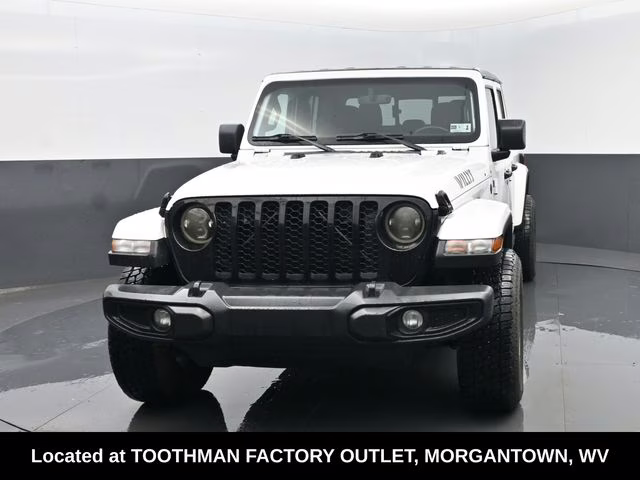 2021 Bright White Clearcoat Jeep Gladiator Willys 4X4 Truck