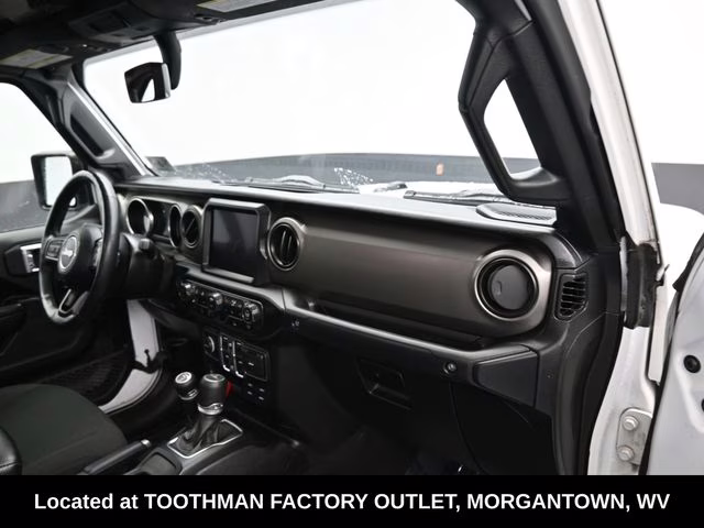 2021 Bright White Clearcoat Jeep Gladiator Willys 4X4 Truck