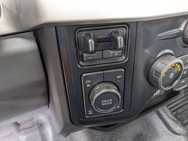2024 Oxford White Ford Super Duty F-350 SRW XL 4X4 Truck