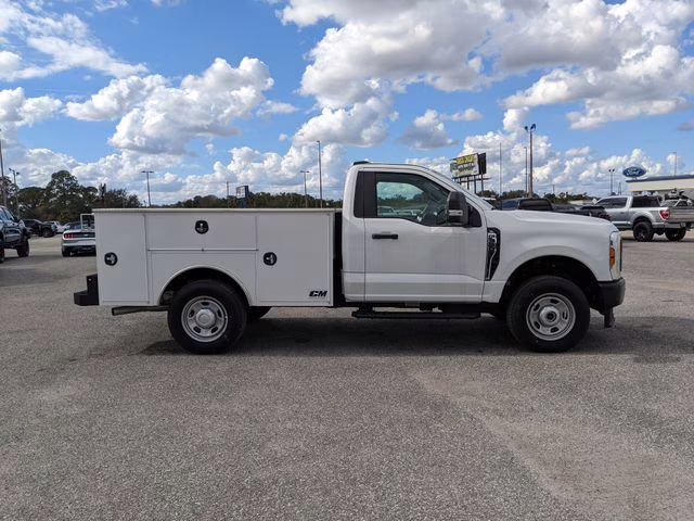 2024 Oxford White Ford Super Duty F-350 SRW XL 4X4 Truck