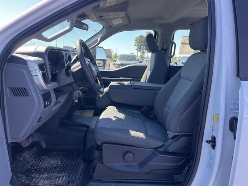 2026 Oxford White Ford Super Duty F-250 SRW XL 4X4 Truck