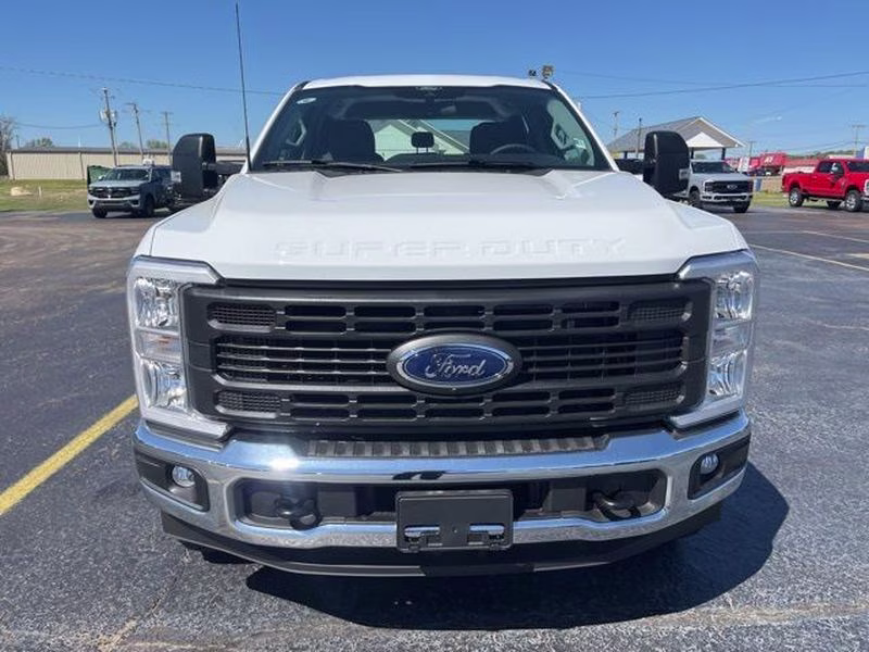 2026 Oxford White Ford Super Duty F-250 SRW XL 4X4 Truck