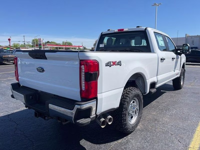 2026 Oxford White Ford Super Duty F-250 SRW XL 4X4 Truck