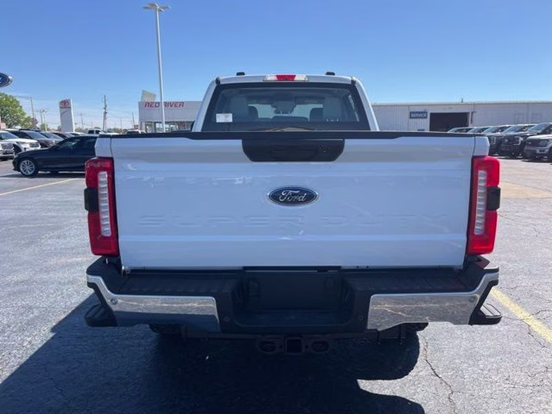 2026 Oxford White Ford Super Duty F-250 SRW XL 4X4 Truck