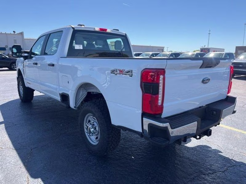 2026 Oxford White Ford Super Duty F-250 SRW XL 4X4 Truck