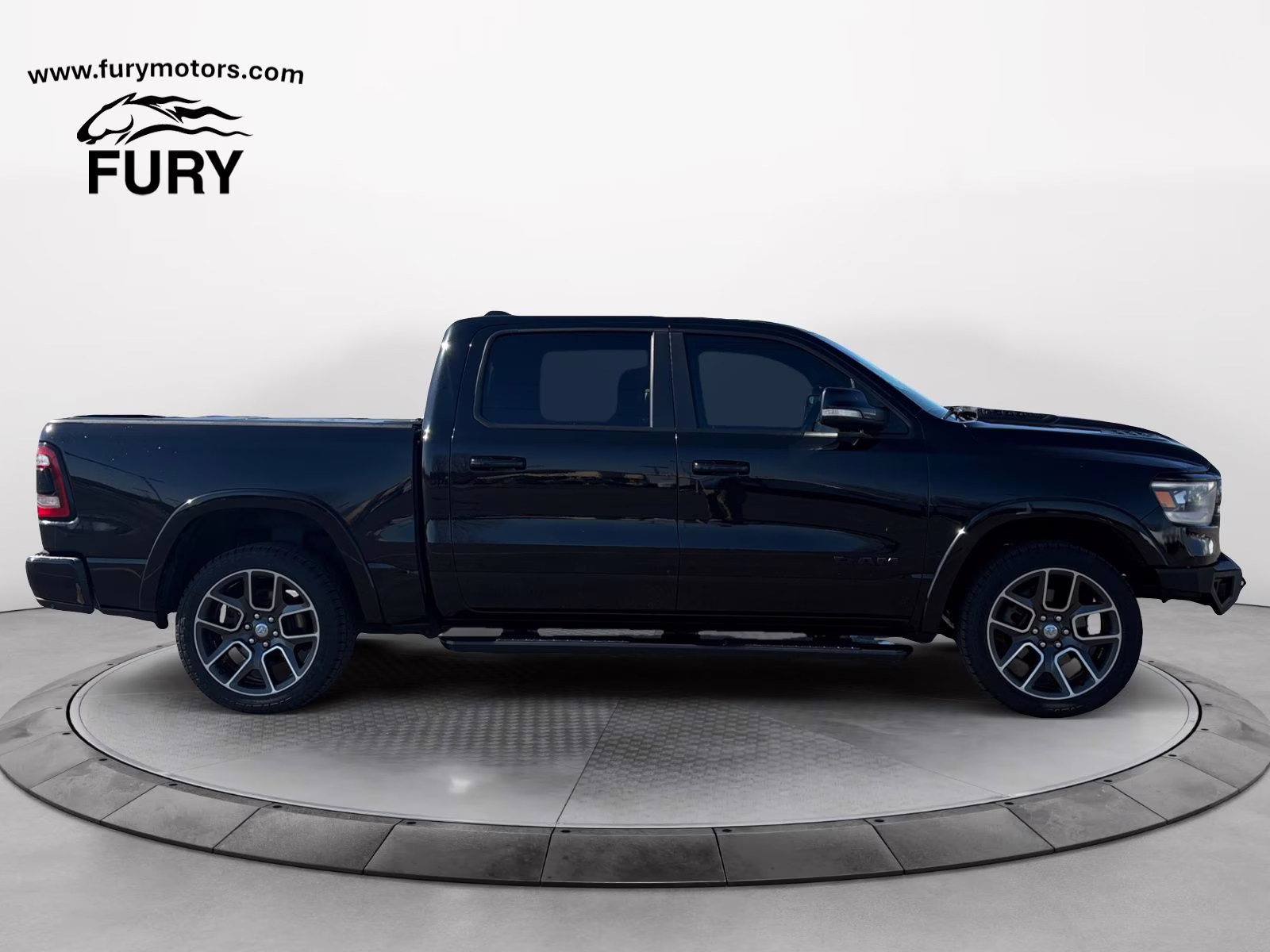 2019 Diamond Black Crystal Pearlcoat Ram 1500 Laramie 4X4 Truck