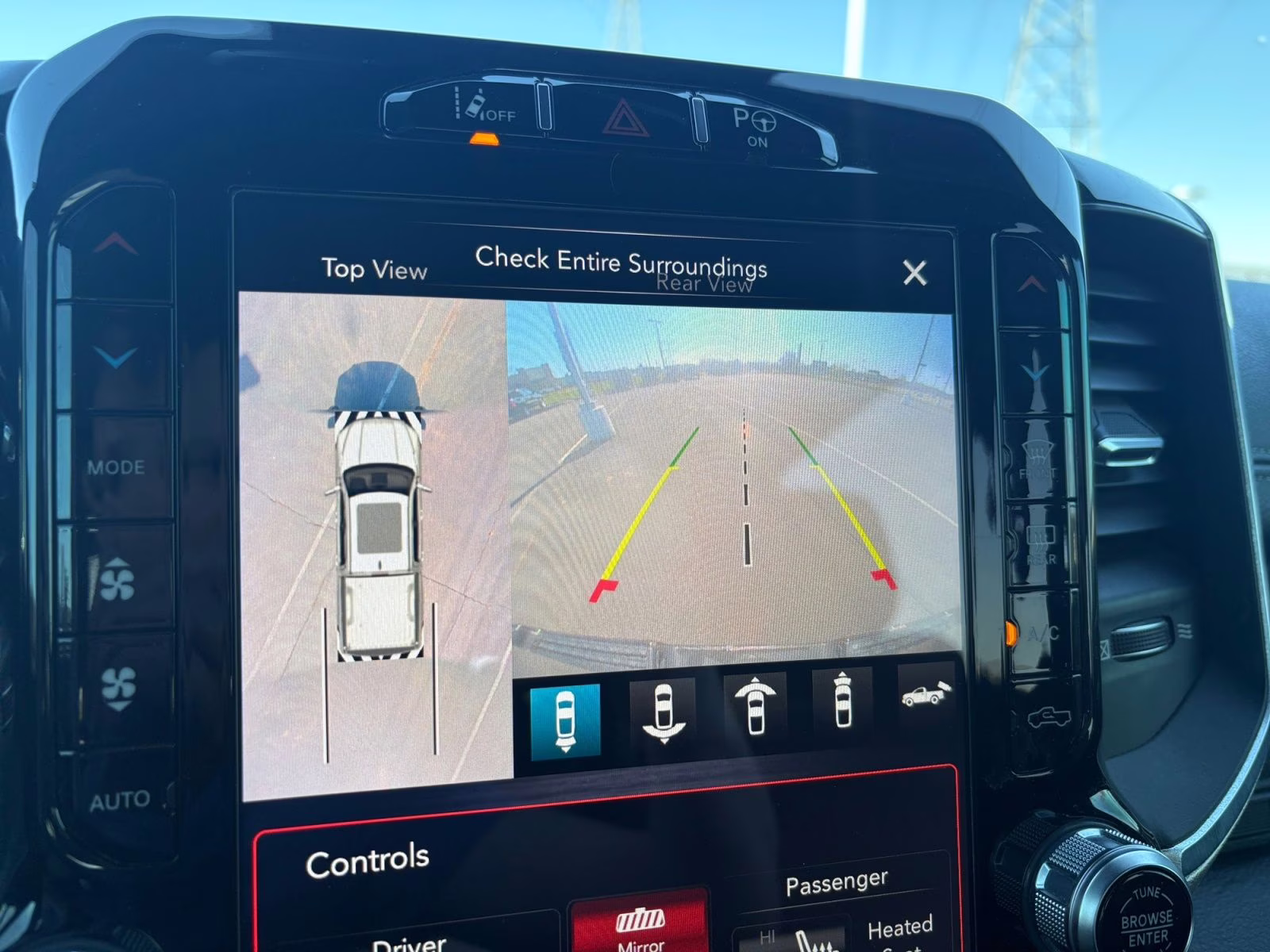 2019 Diamond Black Crystal Pearlcoat Ram 1500 Laramie 4X4 Truck