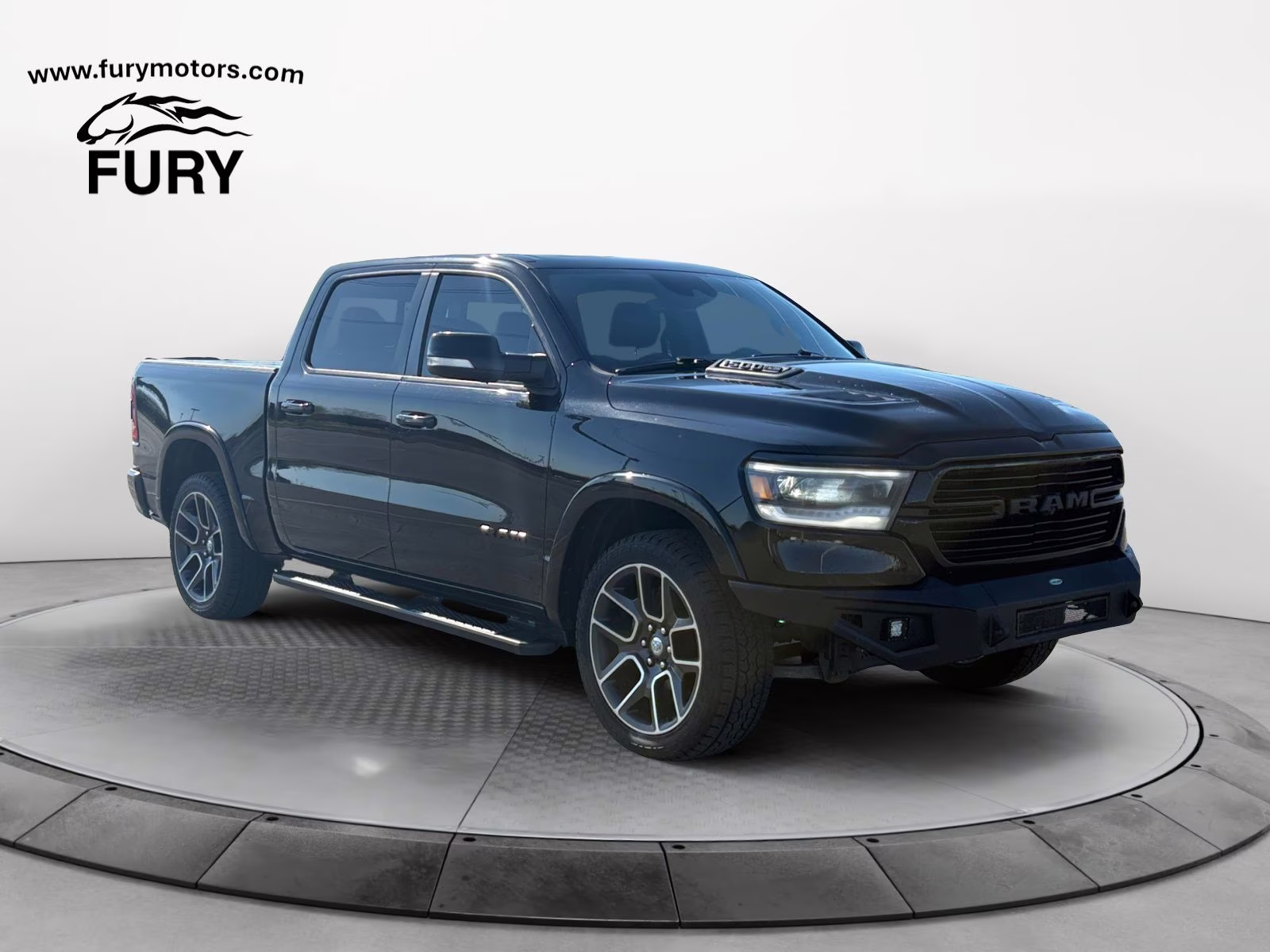 2019 Diamond Black Crystal Pearlcoat Ram 1500 Laramie 4X4 Truck